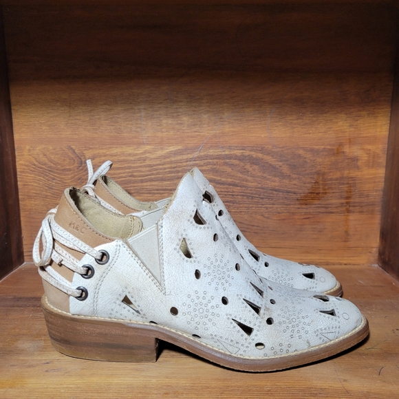 Musse & Cloud Sandstone Ankle Boot 5 - Picture 2 of 6